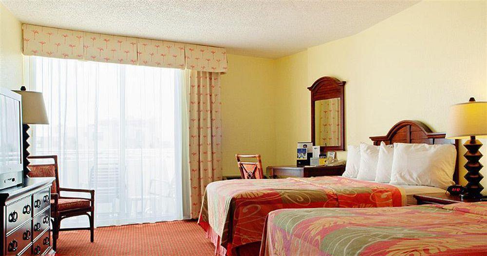 Best Western Aku Tiki Inn Daytona Beach Room photo