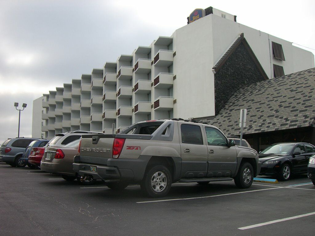 Best Western Aku Tiki Inn Daytona Beach Exterior photo